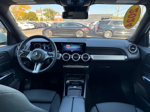 Used 2024 Mercedes-Benz GLB 250 4MATIC w/ Exclusive Package image 26