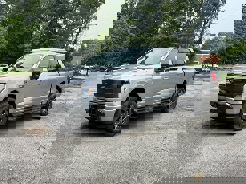 New 2025 Ford F150 Lightning XLT image 30