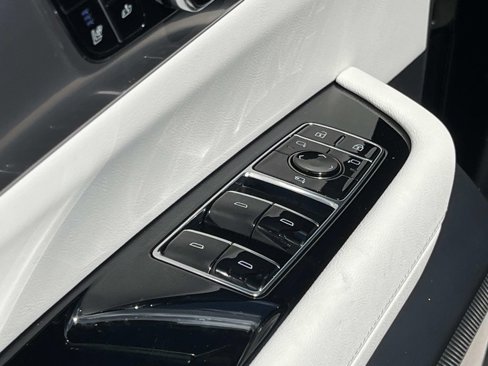 New 2026 Cadillac Vistiq Sport image 24