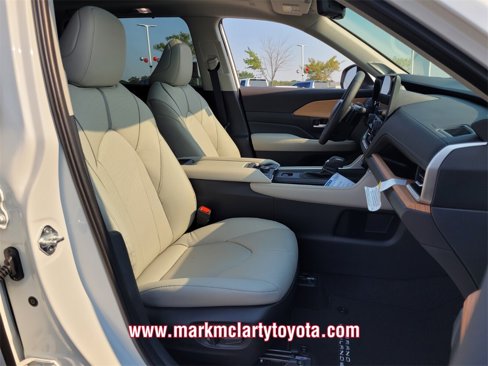 New 2025 Toyota Grand Highlander AWD image 10