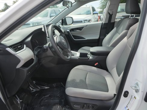 Used 2023 Toyota RAV4 XLE image 11