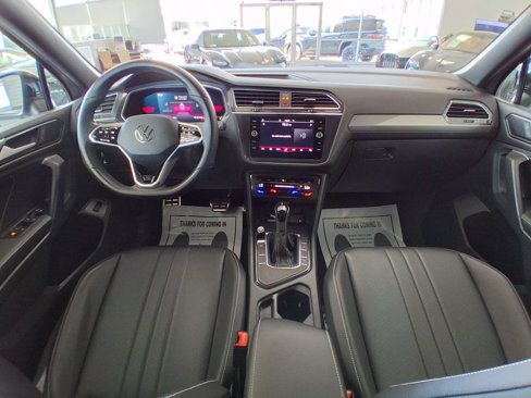 Used 2022 Volkswagen Tiguan SE R-Line image 10