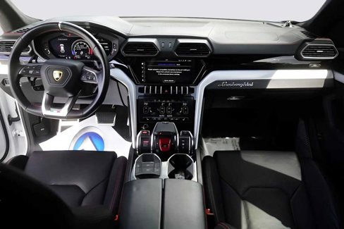 Used 2020 Lamborghini Urus image 11