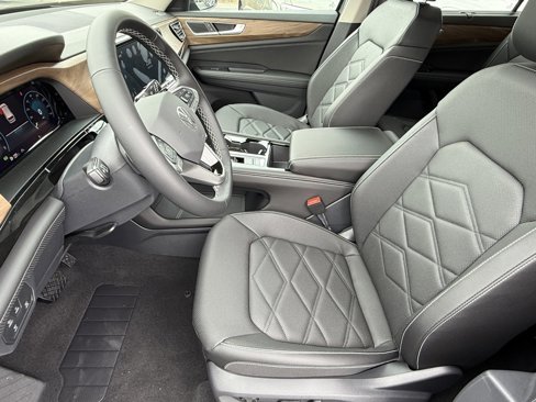 New 2025 Volkswagen Atlas SE image 17