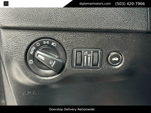 Used 2022 Dodge Charger Scat Pack w/ Navigation & Travel Group image 34