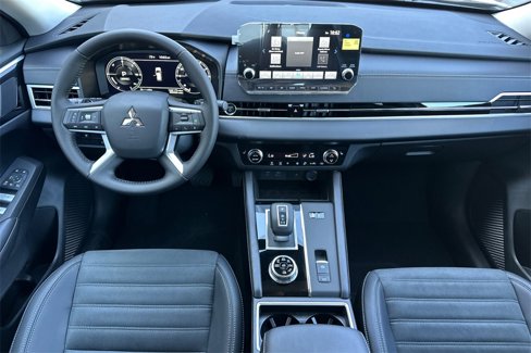 New 2025 Mitsubishi Outlander SE image 14