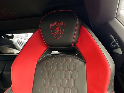 Used 2024 Lamborghini Revuelto image 24