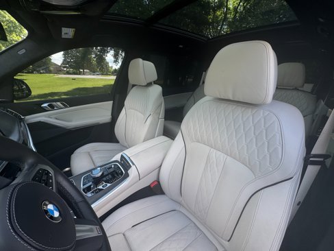 Used 2025 BMW X7 xDrive40i w/ M Sport Package image 11