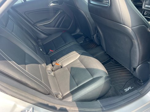 Used 2019 Mercedes-Benz CLA 250 4MATIC image 17