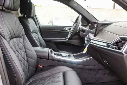 New 2026 BMW X5 xDrive50e w/ M Sport Package image 16