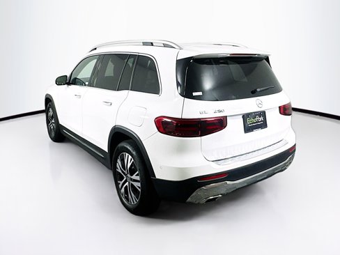 Used 2025 Mercedes-Benz GLB 250 image 5