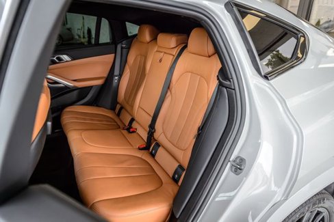 Used 2022 BMW X6 xDrive40i w/ M Sport Package image 42