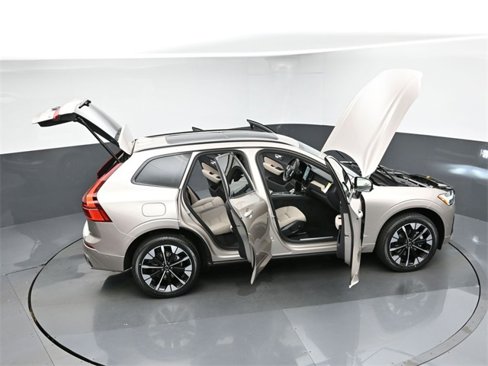 New 2026 Volvo XC60 B5 Plus w/ Protection Package Premier image 49