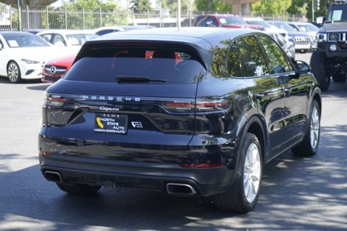 Used 2021 Porsche Cayenne w/ Premium Package image 8