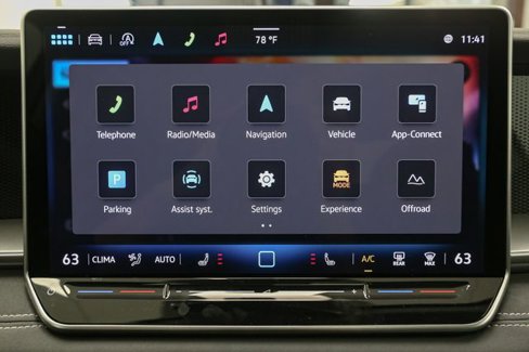 New 2025 Volkswagen Tiguan SE image 19