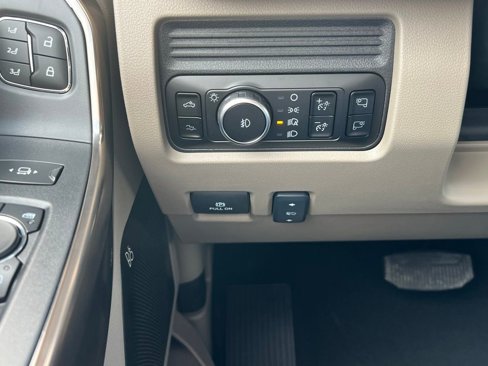 New 2025 Ford F250 Platinum w/ Platinum Plus Package image 36