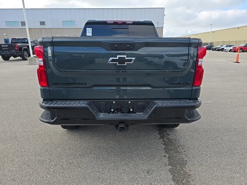 Used 2025 Chevrolet Silverado 1500 ZR2 w/ Technology Package image 4