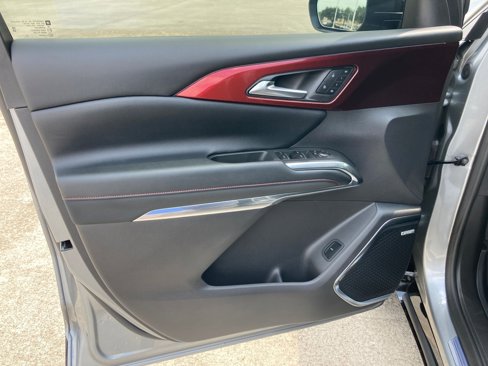 New 2026 Chevrolet Traverse RS w/ LPO, Floor Liner Package image 11