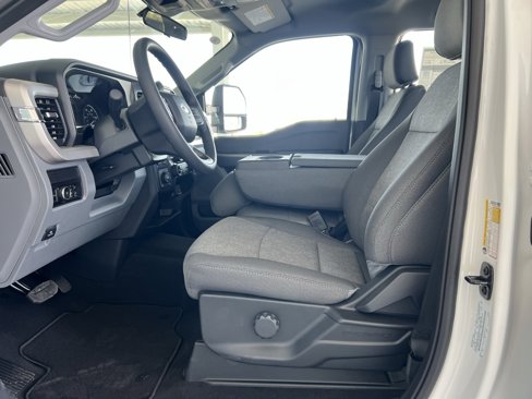 New 2026 Ford F250 4x4 Crew Cab Super Duty image 9
