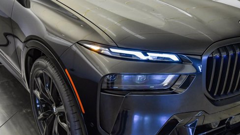New 2026 BMW X7 M60i image 9