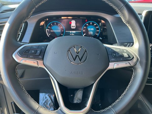 Used 2025 Volkswagen Atlas Cross Sport SE image 28