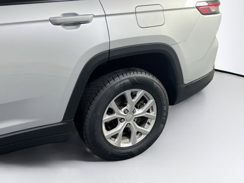 Used 2023 Jeep Grand Cherokee L Limited image 29