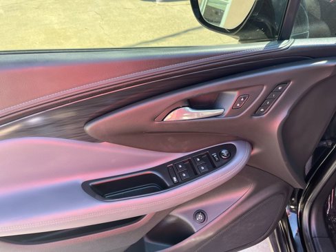 Used 2019 Buick Envision Essence image 9