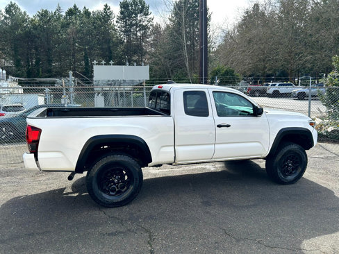 Used 2020 Toyota Tacoma SR w/ SX Package image 4