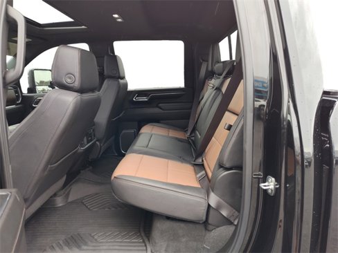 Used 2024 Chevrolet Silverado 3500 High Country image 15