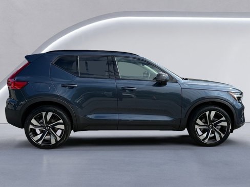 New 2026 Volvo XC40 B5 Plus w/ Protection Package Premier image 3
