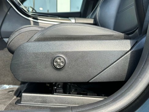 Used 2024 Mercedes-Benz GLC 300 4MATIC image 21