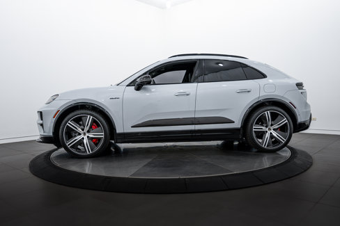 New 2025 Porsche Macan Turbo Electric image 2