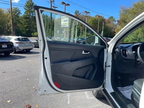 Used 2016 Kia Sportage LX image 14