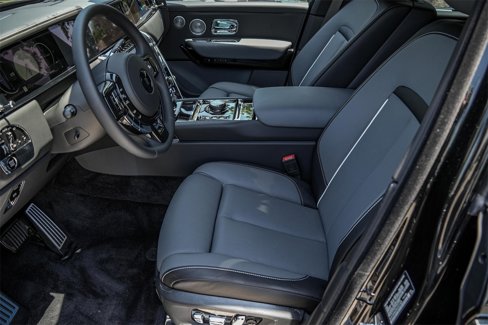 New 2025 Rolls-Royce Cullinan image 22