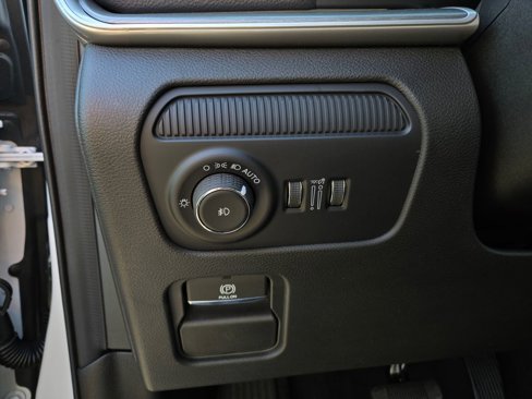 New 2025 Jeep Wagoneer Series III image 11