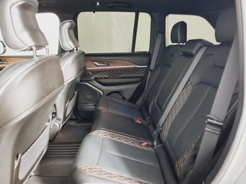 Used 2024 Jeep Grand Cherokee Summit w/ Luxury Tech Group V image 13