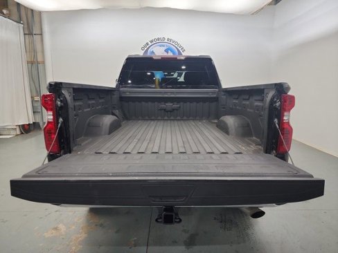 Used 2023 Chevrolet Silverado 2500 LT image 8