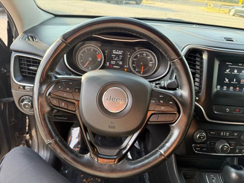 Used 2021 Jeep Cherokee Latitude Plus image 18