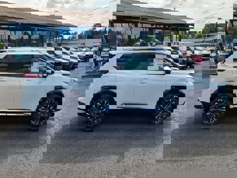 New 2026 Nissan Rogue Platinum image 9