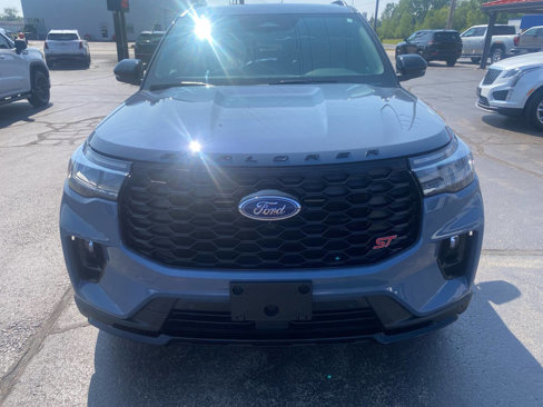 Used 2025 Ford Explorer ST image 5