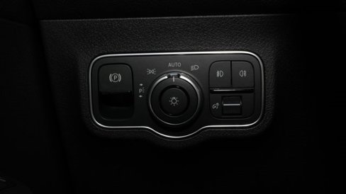 Certified 2025 Mercedes-Benz GLB 250 image 35