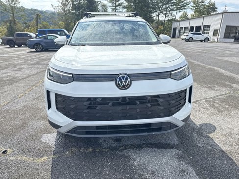 New 2025 Volkswagen Tiguan SE image 2