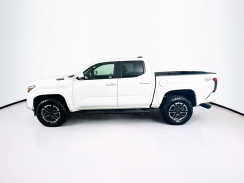 Used 2024 Toyota Tacoma TRD Sport image 4