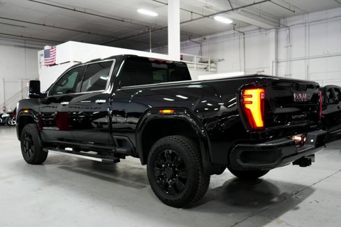 Used 2024 GMC Sierra 2500 Denali w/ Technology Package image 3