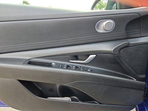 Used 2024 Hyundai Elantra SEL image 26