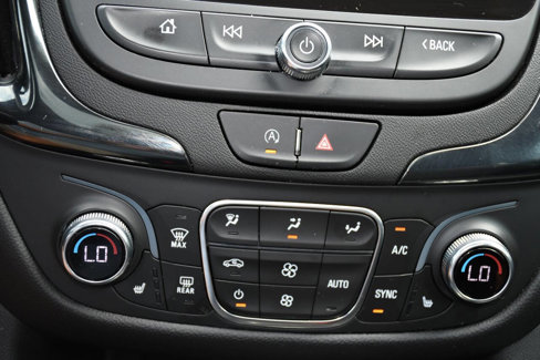 Used 2023 Chevrolet Equinox RS image 37