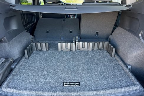 Certified 2022 Volkswagen Tiguan SEL R-Line image 15