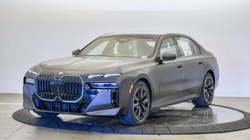 New 2026 BMW 740i w/ Premium Package image 1