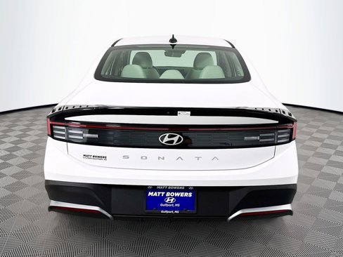 Certified 2025 Hyundai Sonata SE image 6