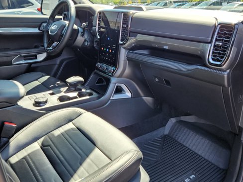 Used 2024 Ford Ranger Lariat w/ Advanced Towing Package image 13